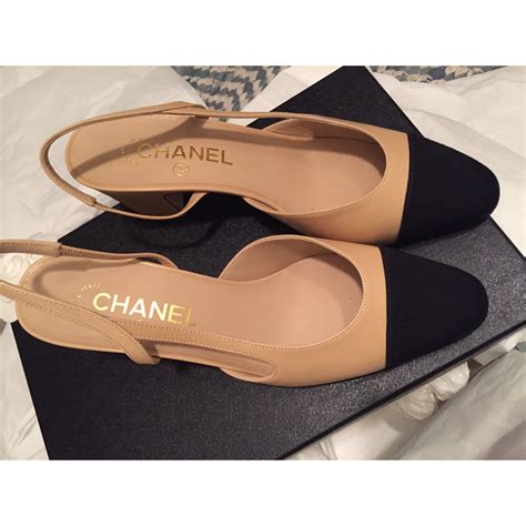 chaussures beige et noir chanel|chanel femme.